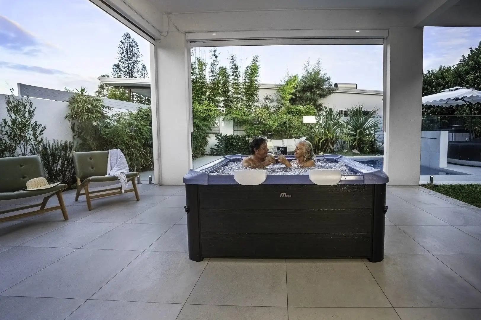 Mspa Whirlpool Oslo App Steuerung LED 2025 Sapphire 160x160cm