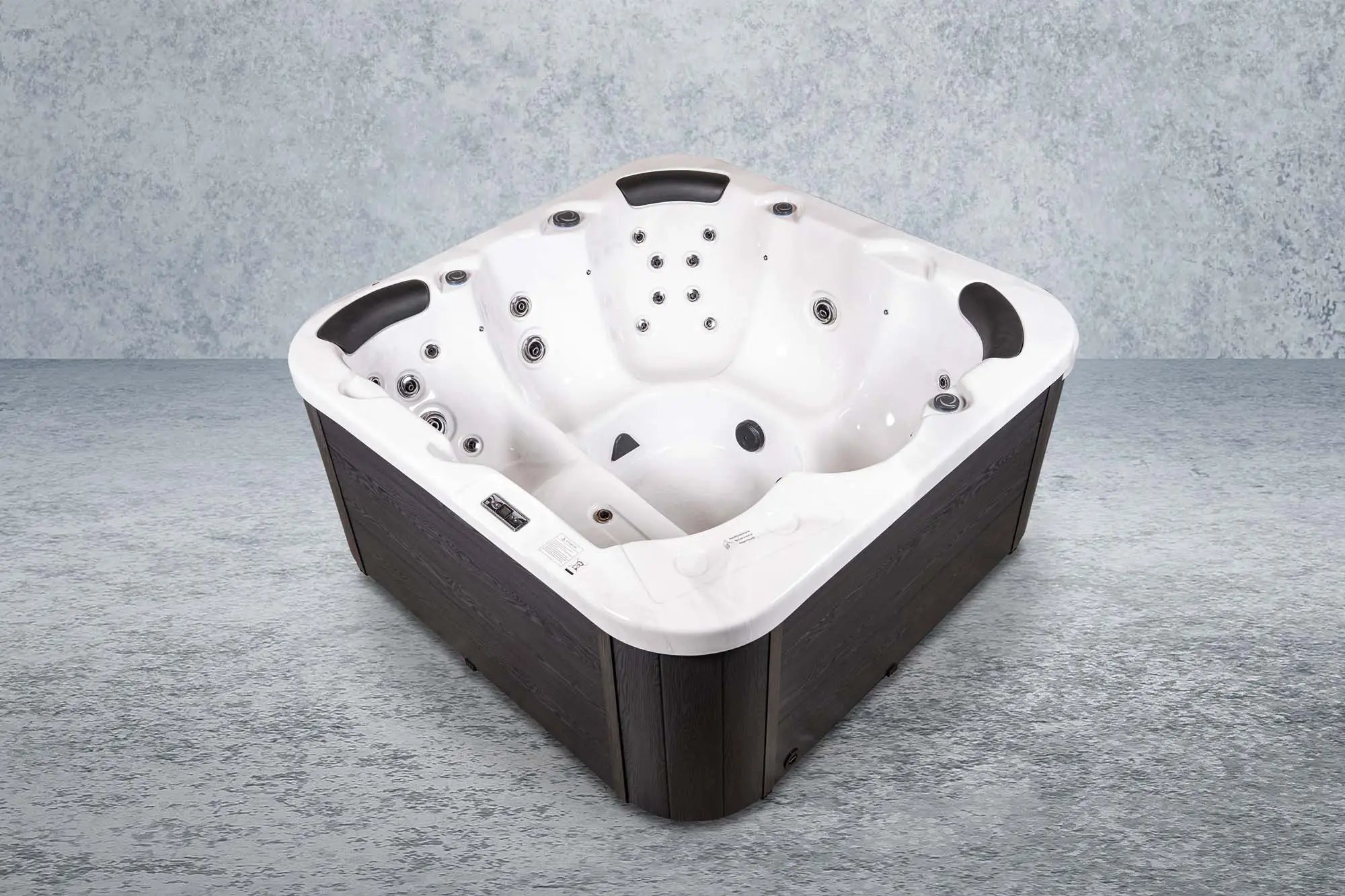 Outdoor Whirlpool, Jacuzzi schwarz / weiss Milano USA