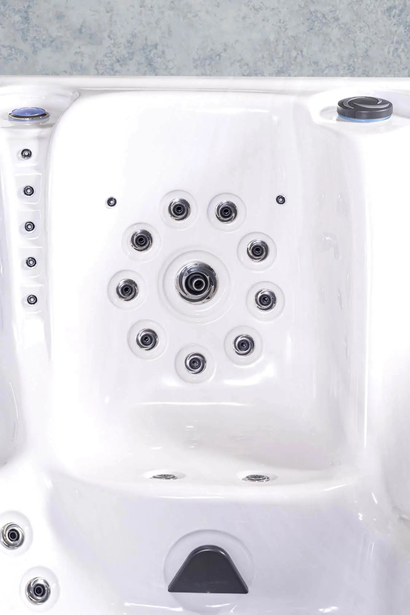 Outdoor Whirlpool, Jacuzzi, Hot Tub schwarz / weiss Imperia USA