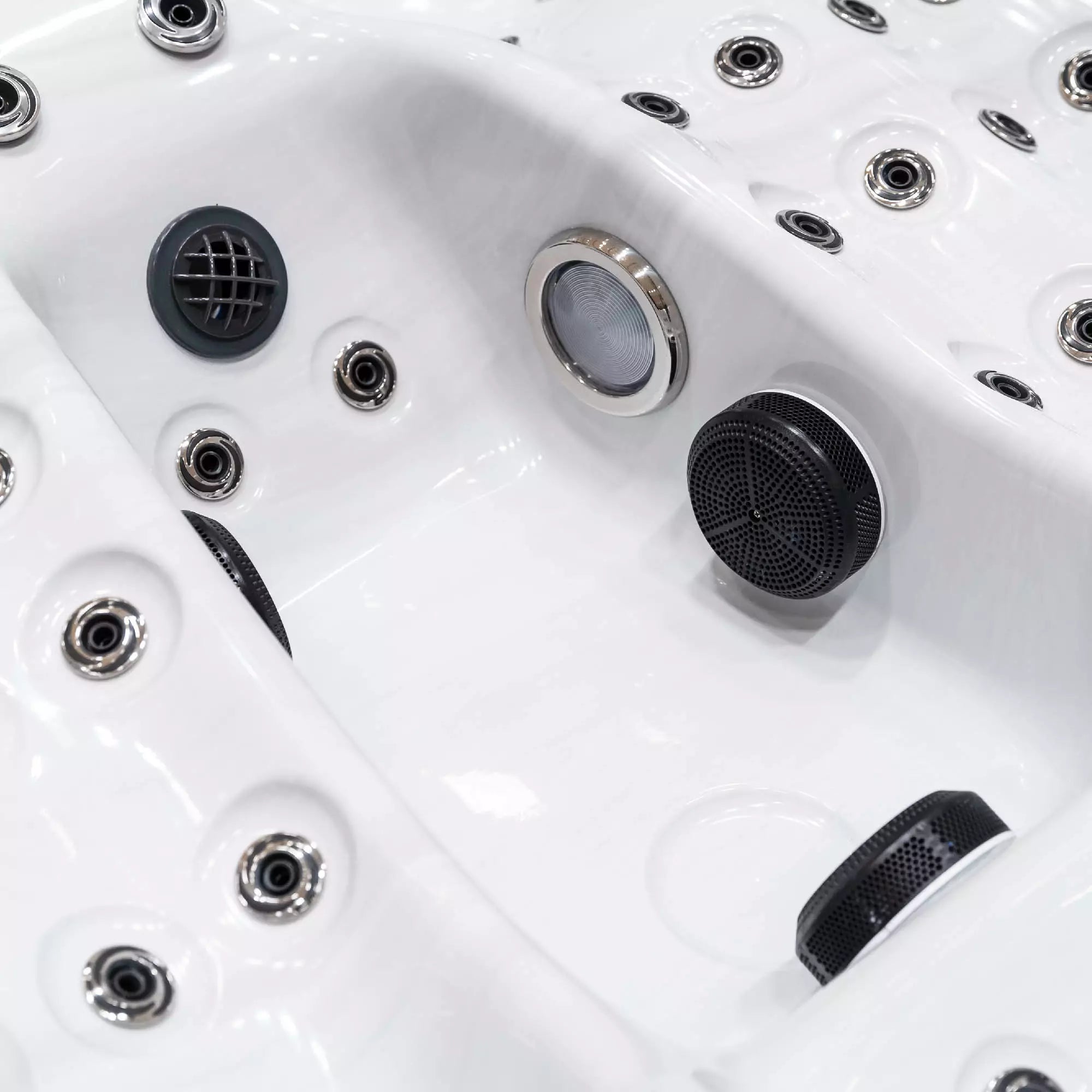 Outdoor Whirlpool, Jacuzzi schwarz/weiss Torina USA