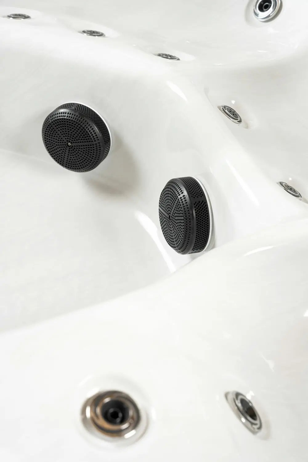 Outdoor Whirlpool, Jacuzzi, Hot Tub schwarz / weiss Roma USA