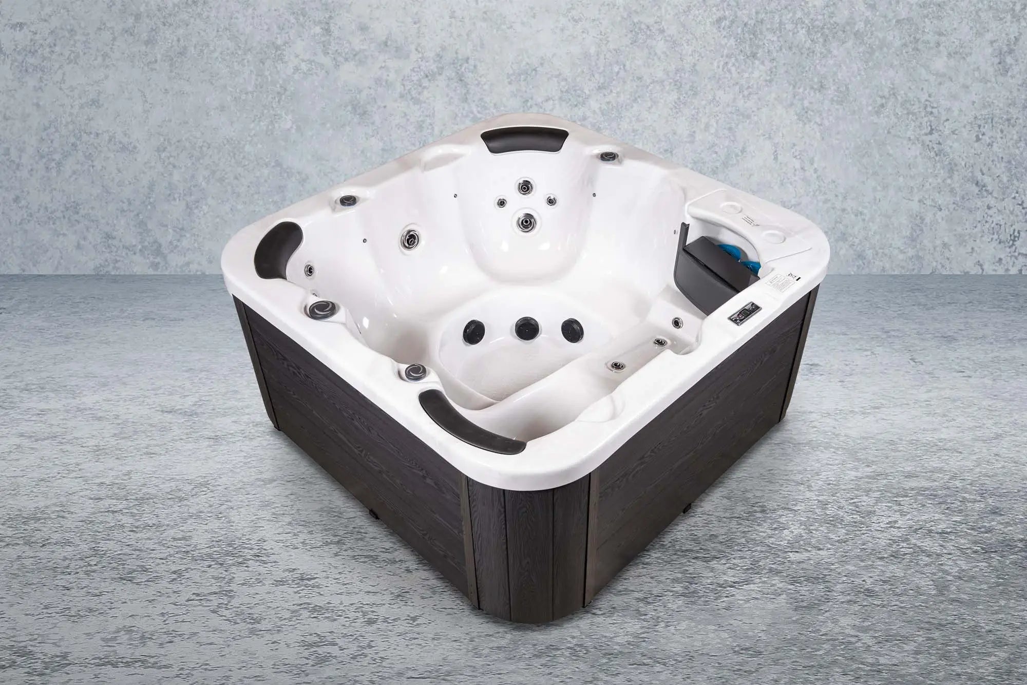 Outdoor Whirlpool, Jacuzzi schwarz / weiss Milano USA