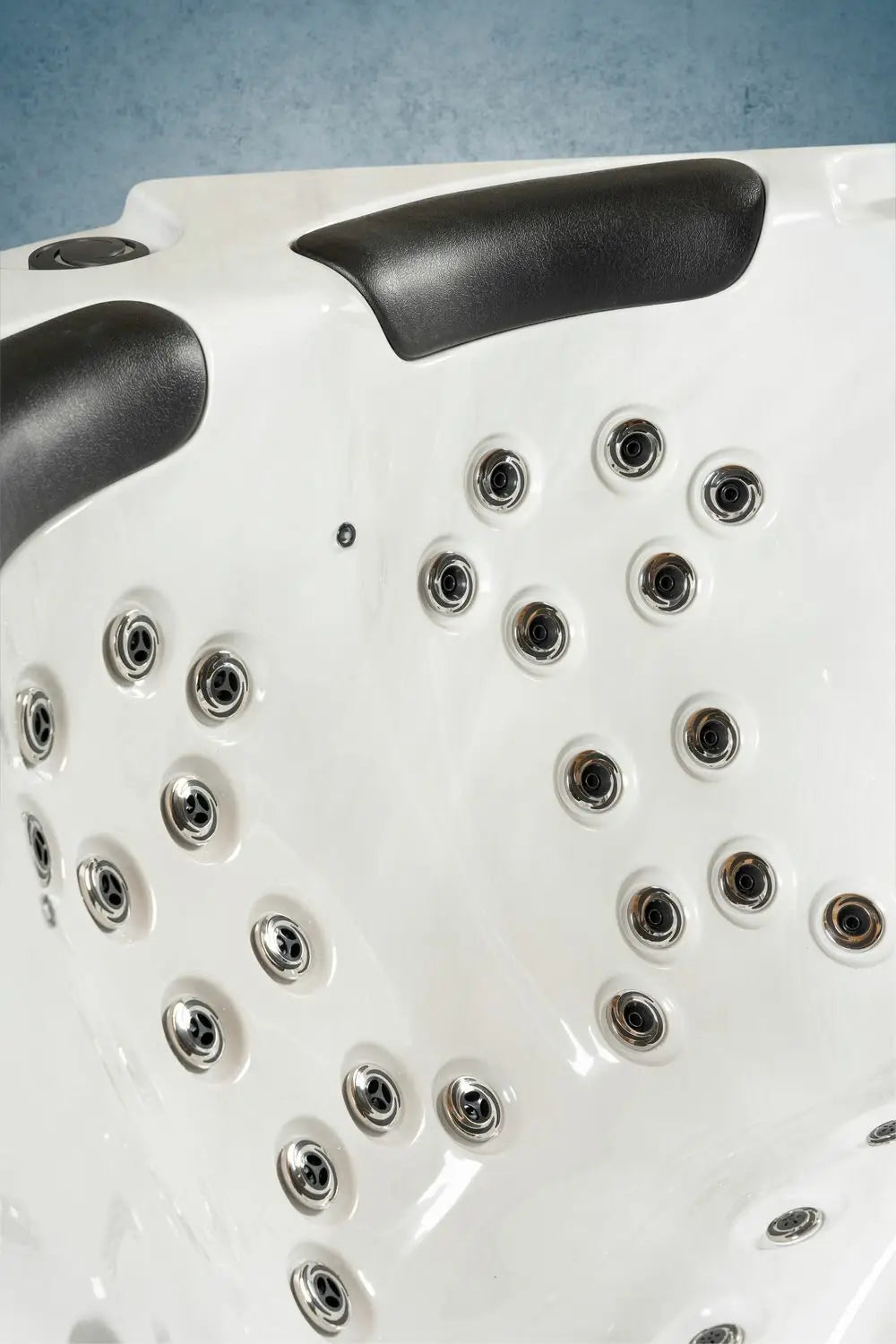 Outdoor Whirlpool, Jacuzzi, Hot Tub schwarz / weiss Roma USA