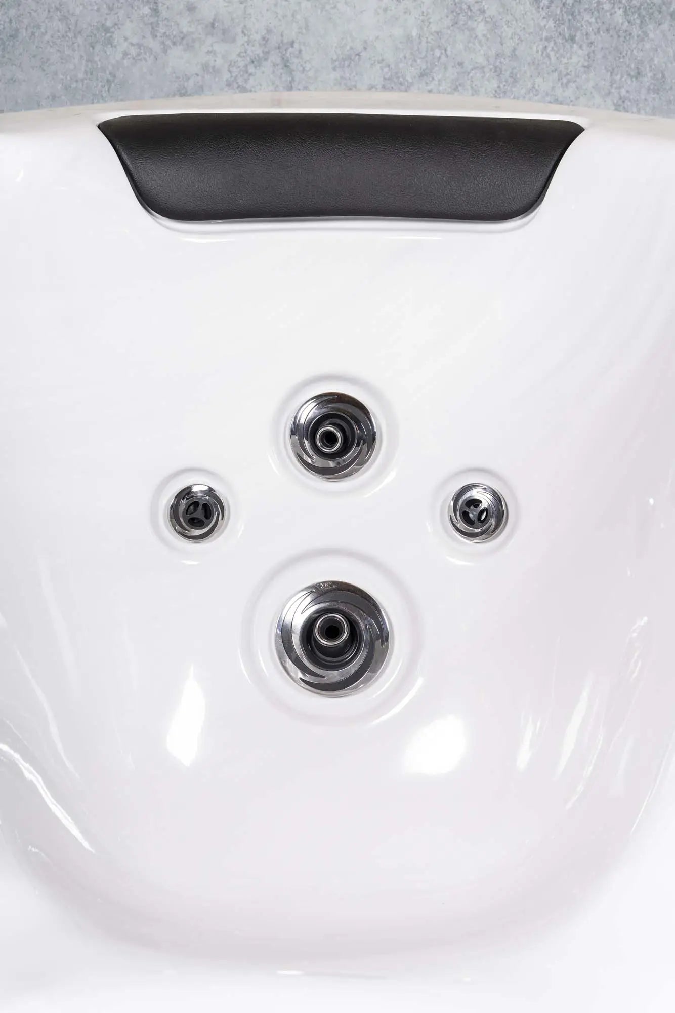 Outdoor Whirlpool, Jacuzzi schwarz / weiss Milano USA