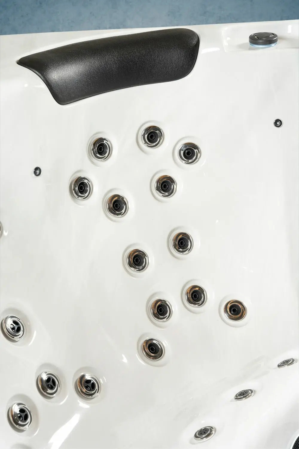 Outdoor Whirlpool, Jacuzzi, Hot Tub schwarz / weiss Roma USA