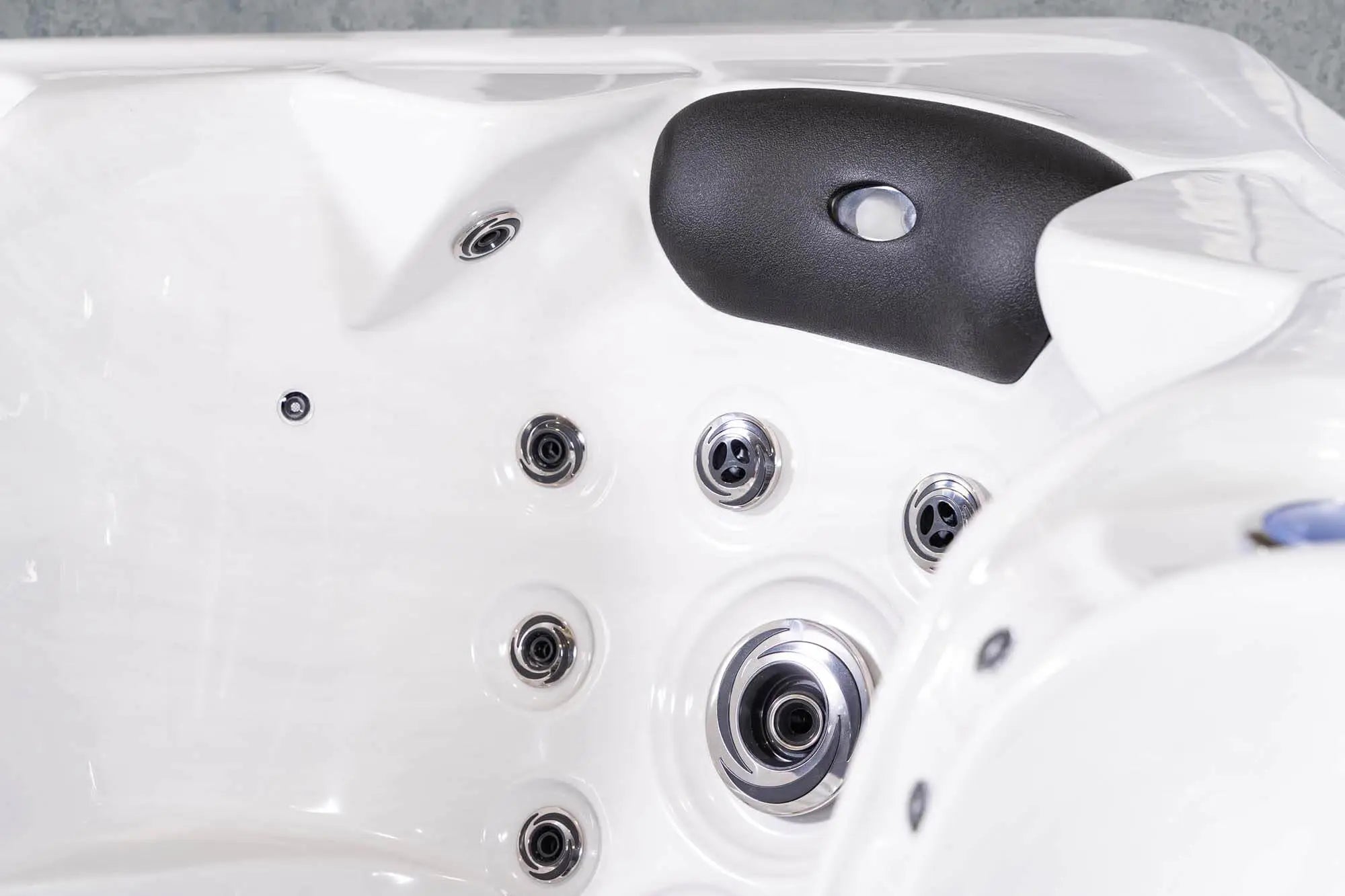 Outdoor Whirlpool, Jacuzzi, Hot Tub schwarz / weiss Imperia USA