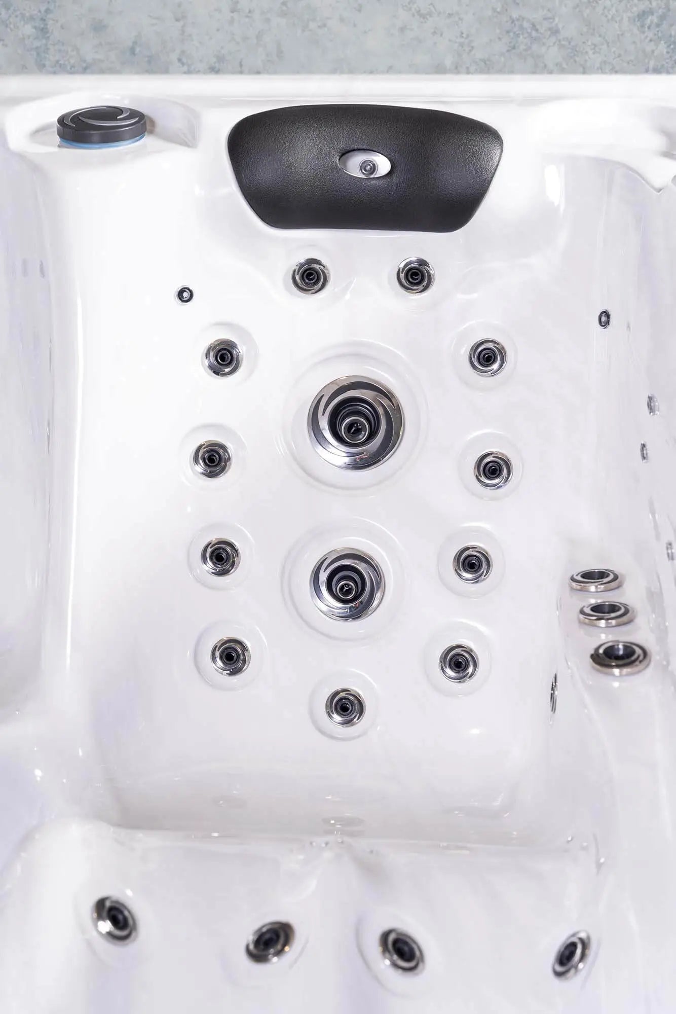 Outdoor Whirlpool, Jacuzzi, Hot Tub schwarz / weiss Imperia USA