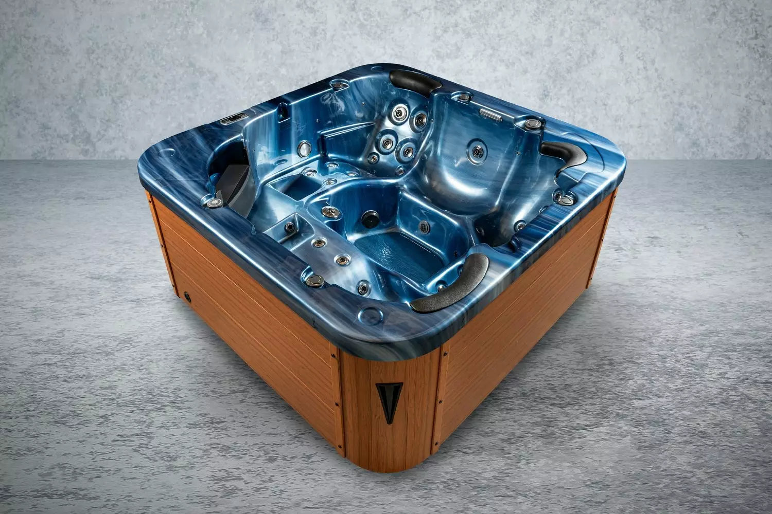 Outdoor Whirlpool Modena – Luxuriöse Entspannung & Energieeffizient