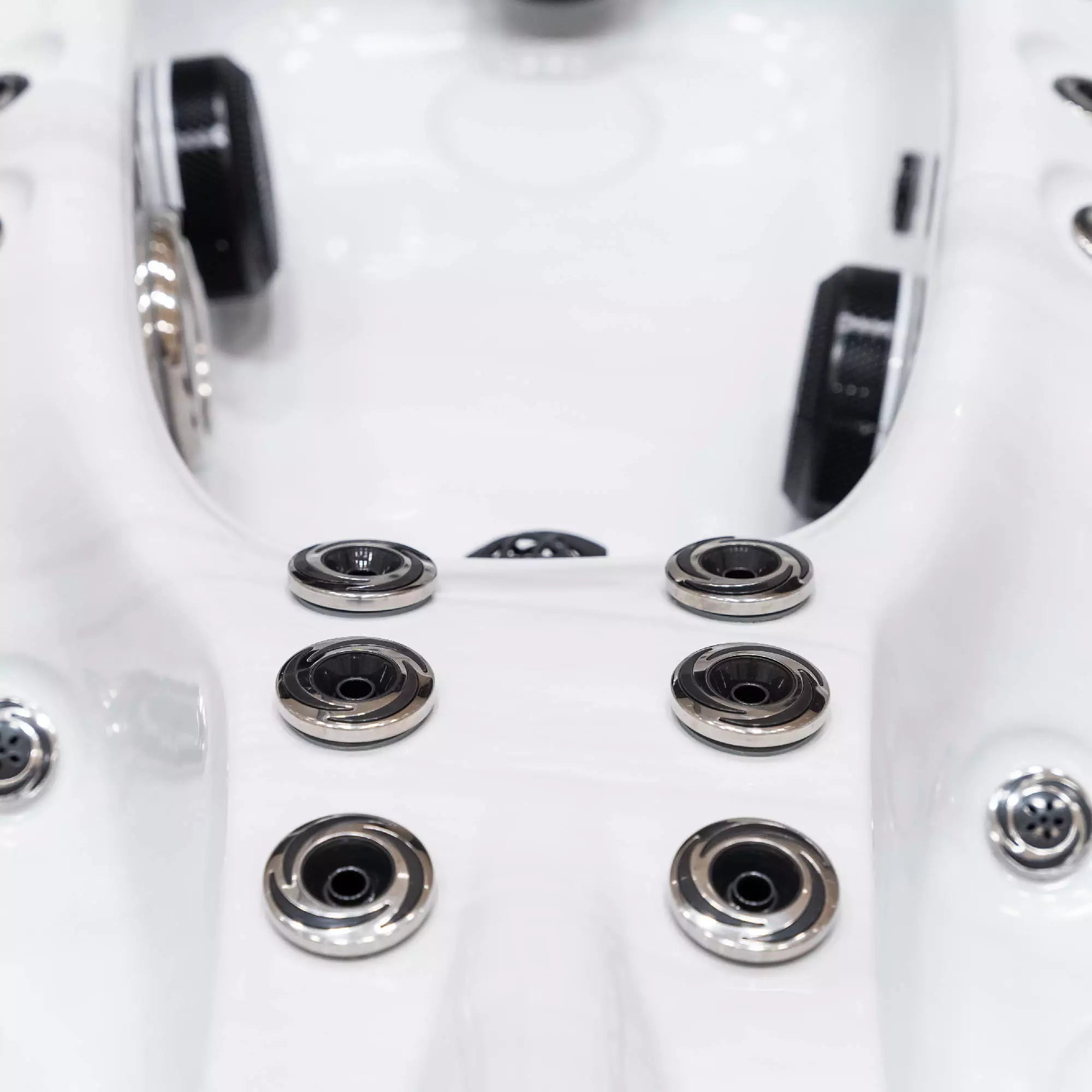 Outdoor Whirlpool, Jacuzzi schwarz/weiss Torina USA