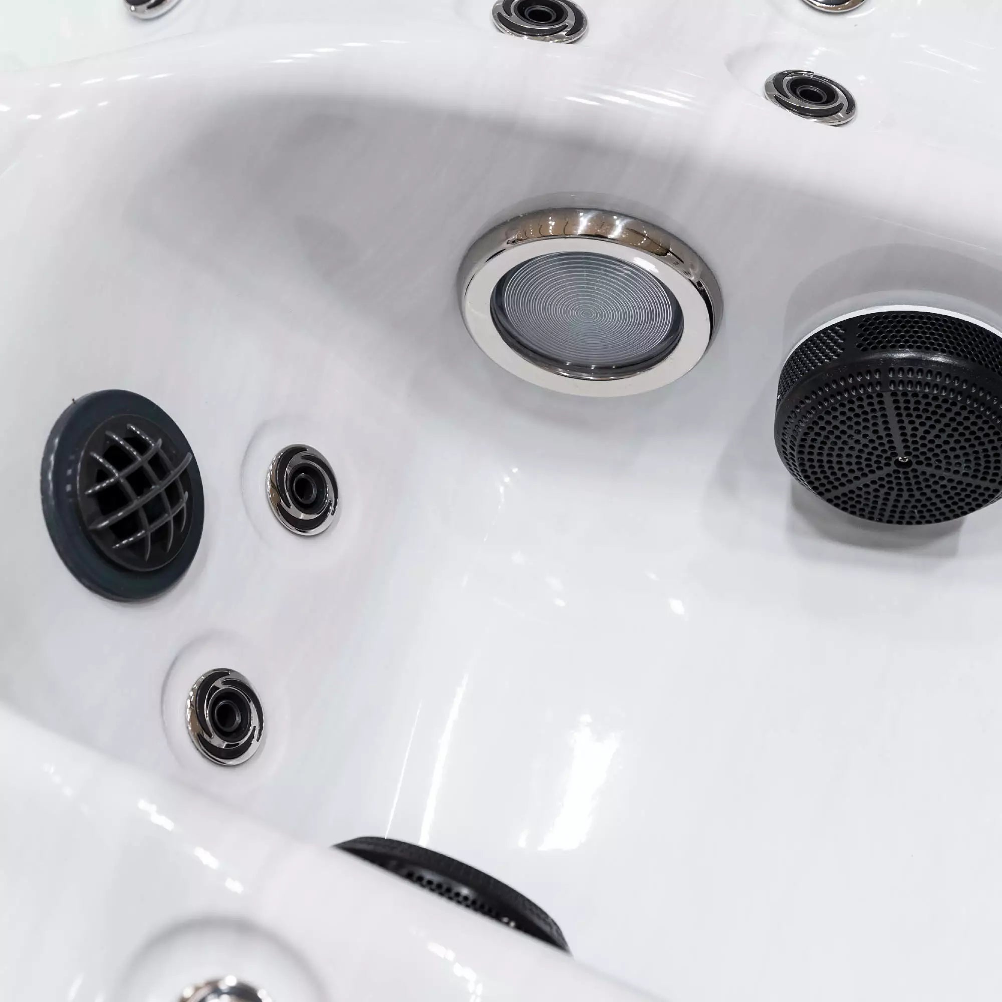 Outdoor Whirlpool, Jacuzzi schwarz/weiss Torina USA